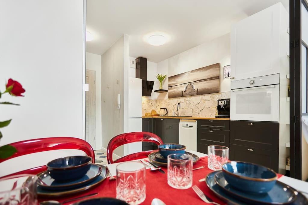 Golden Hour Apartments- Plac Slowianski 36 シフィノウイシチェ エクステリア 写真