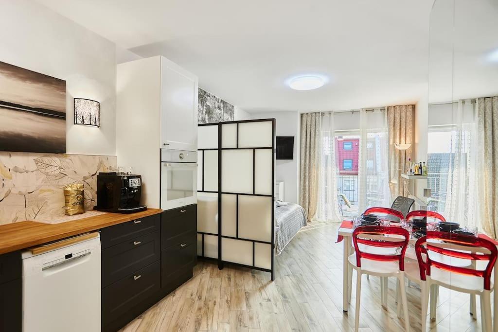Golden Hour Apartments- Plac Slowianski 36 シフィノウイシチェ エクステリア 写真